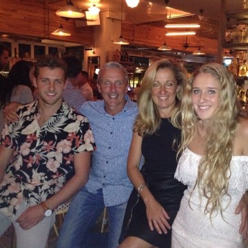 1545109_4064987480620_2562638108137265832_n