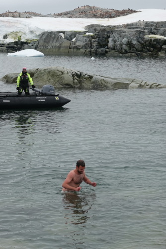 28E212E9-8EE0-43E6-BA8E-E2A3E18B8D24